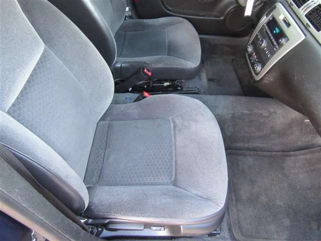 2010 Chevrolet Impala Police 4dr Sedan w/1LS